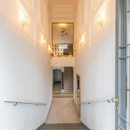 Apartment Newly Renovated Next To The National Museum Prague