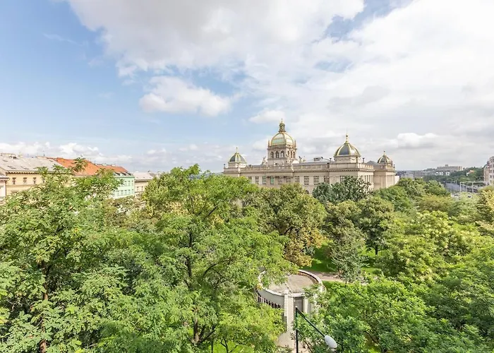Newly Renovated Next To The National Museum Прага