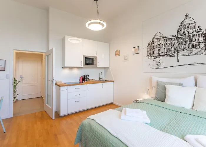 Newly Renovated Next To The National Museum * Прага