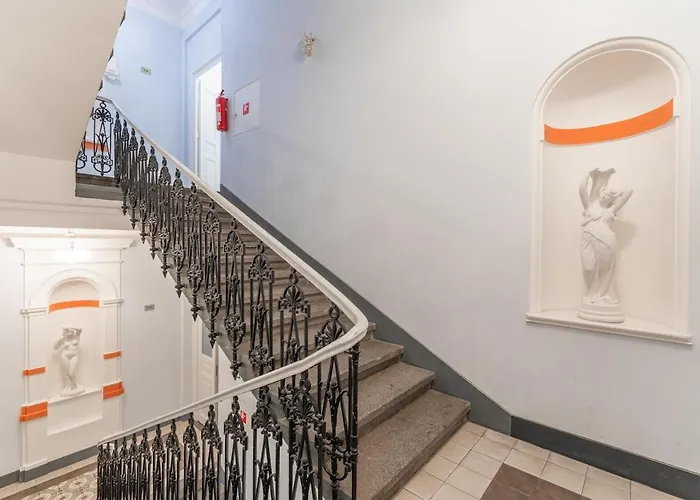 Newly Renovated Next To The National Museum Апартаменты