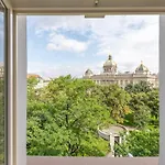 Apartamento Newly Renovated Next To The National Museum Praga
